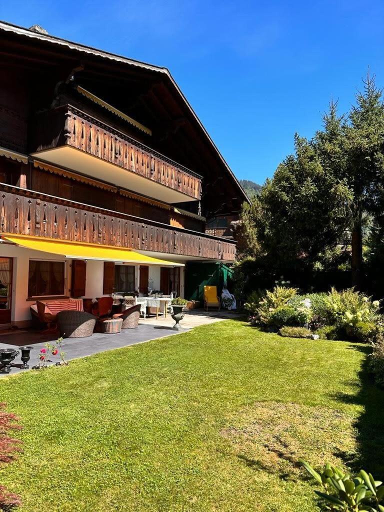 3 Bedroom Classic Chalet In Gstaad Exterior foto