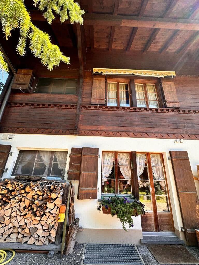 3 Bedroom Classic Chalet In Gstaad Exterior foto